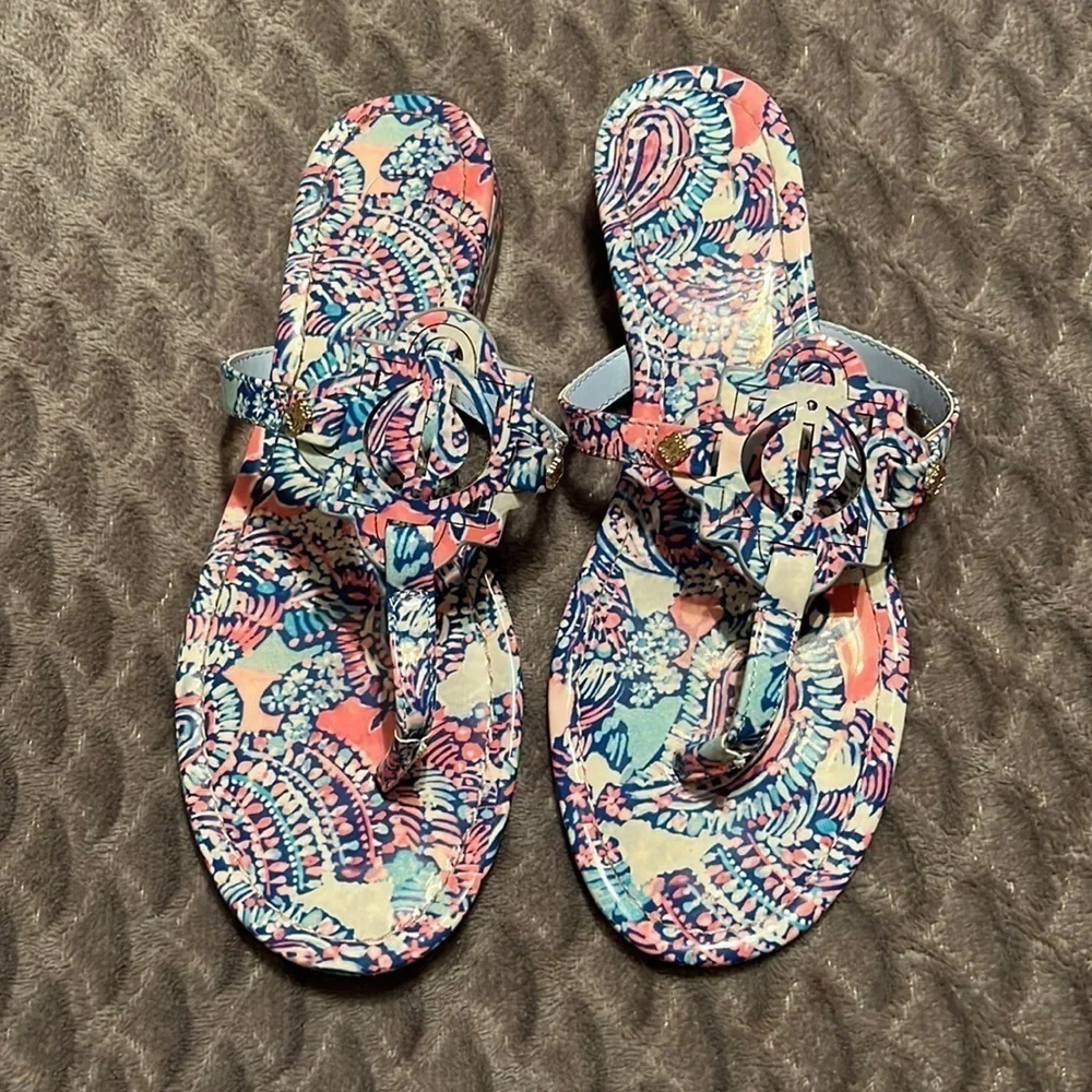 Crown and Ivy Wylie Sandals! Size 8.5